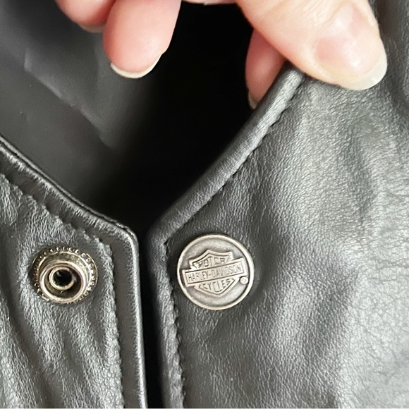 Harley-Davidson Black Leather Vest with Clown, Savannah, Ga. Patches - Picture 8 of 14